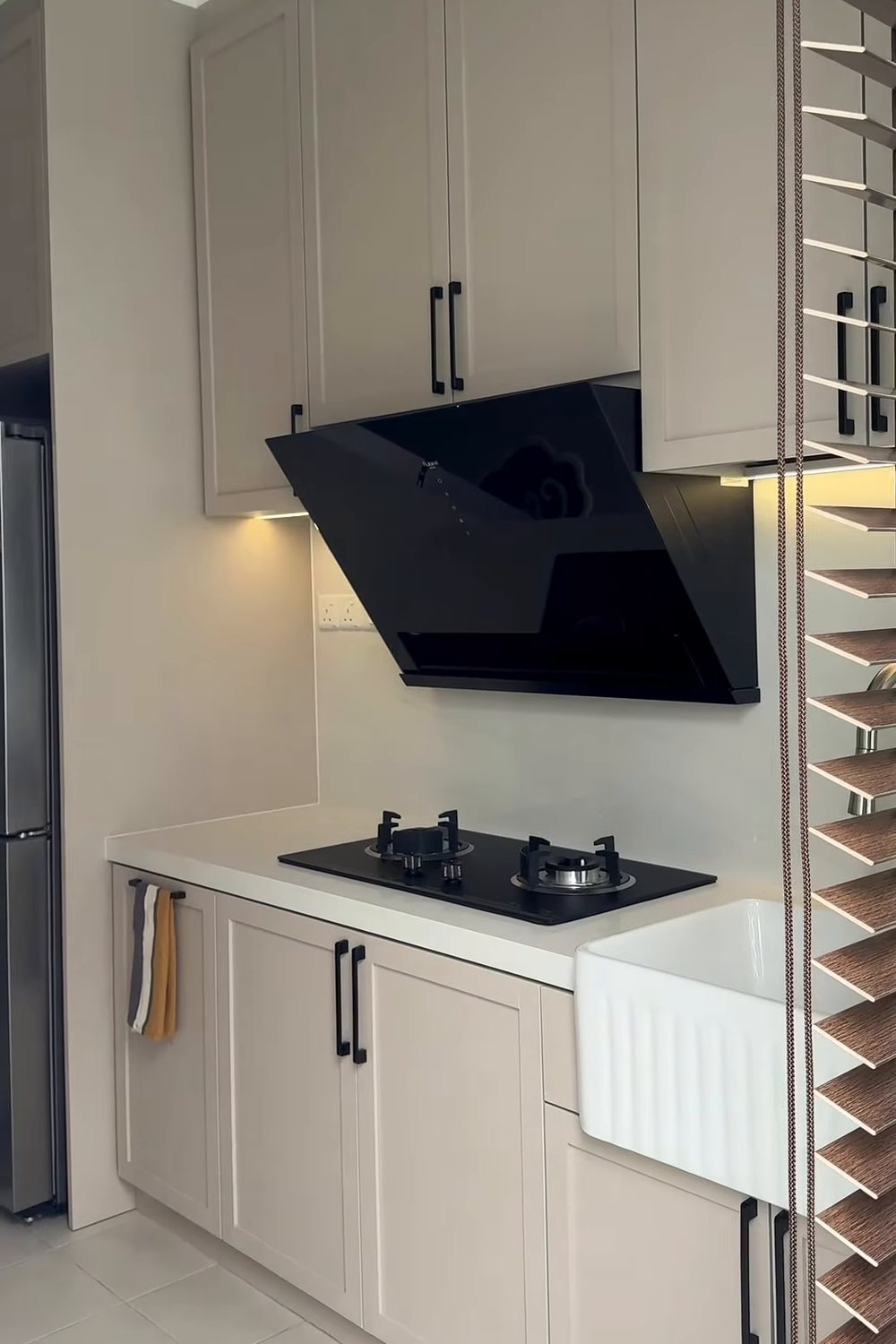 Wet kitchen with shaker cabinets, slanted black hood, gas hob and fluted farmhouse sink, Taman Daiman, Johor Bahru